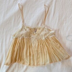 Free People Beige Lace Crop Top 💫
